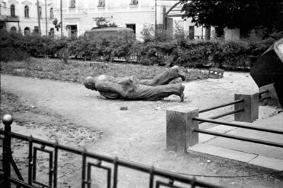 пам'ятник леніну