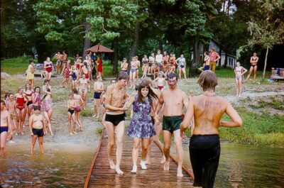 Діти на відпочинку у піонерському таборі Гагаріна Житомир 1 Гагарін