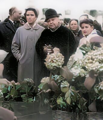 1 Пам'ятник Корольову відкриття, Мати С. П. Корольова - Марія Миколаївна, дочка Наталія, внук - Андрій Корольов